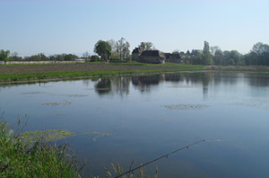 Vue de l'étang du chateau